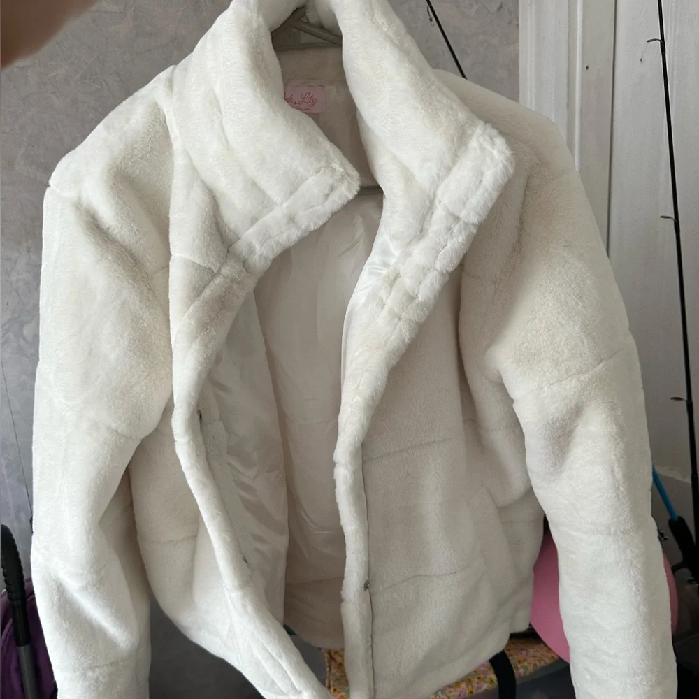 Faux fur jacket - Picture 2 of 6